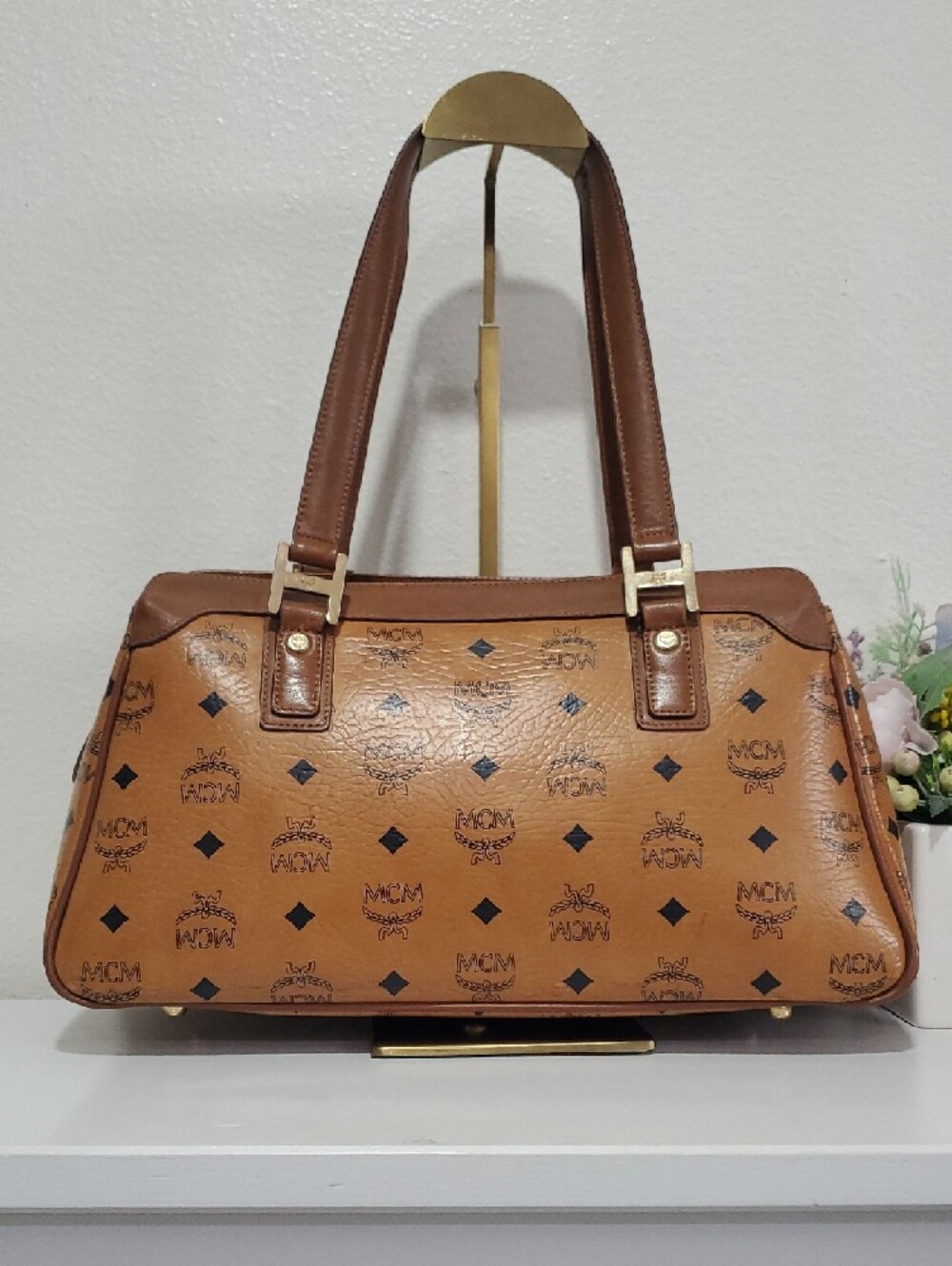 Vintage MCM Milla Cognac Visetos Leather Dual-Pocket Tite Bag🤎 - Picture 4 of 16